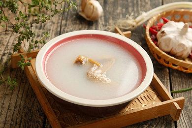 老师让我吃她胸 摸她奶视频